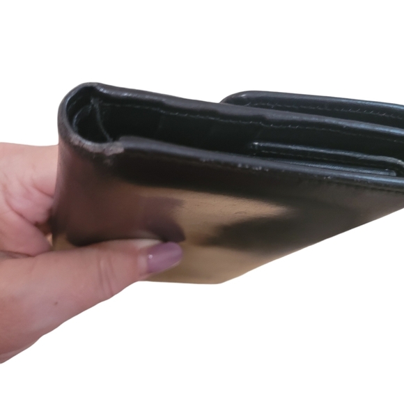 Salvatore Ferragamo Black Gancini Logo Plaque Calf Leather Wallet Medium Size - Picture 4 of 7